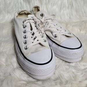Converse Chuck Taylor All Star Low Top White Women 6 NWOB
